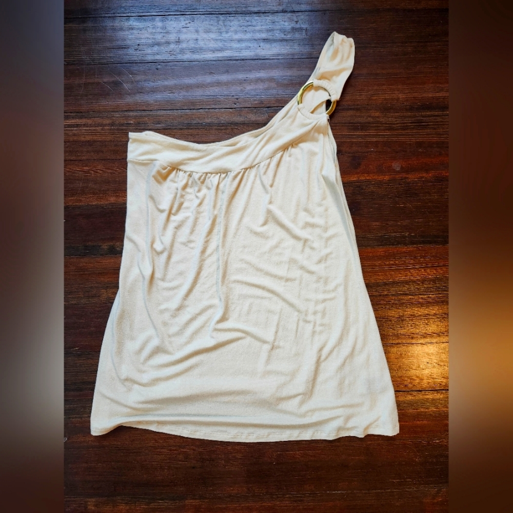 Arden B one shoulder sleeve top